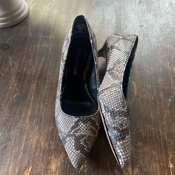 Snakeskin Heels - Picture 3 of 16